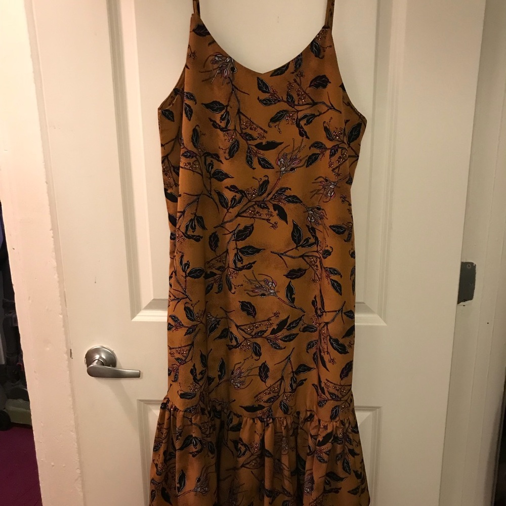 Summer midi dress NWOT